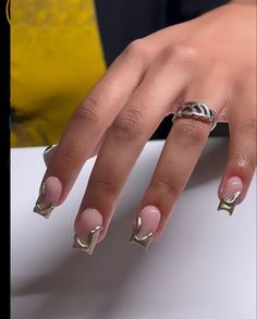 Gold Crome Nails Designs Short, Short Minimal Nails, Crome Nails Design, White And Gold Short Nails, Acrylic Nail Designs Classy, Nails Black Women, Green Acrylic Nails, Nails Coffin Short