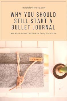 A bullet journal is so much more than just a pretty way to handle your lists. Even the simplest way of starting a bullet journal will help incredibly with your goal setting. And more importantly, with your goal achievement! Read this article for a quick introduction! Planner Organization College, How To Bullet Journal, Journaling Writing, Goal Oriented, Goal Achievement, Personal Development Quotes, Goal Journal, Bullet Journal How To Start A, Blogging Business