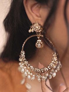 Earrings Chandbali, Jadau Earrings, Traditional Indian Jewellery, Desi Aesthetic, Chandbali Earrings, Fancy Jewellery, Nose Rings, Girls Jewelry, Long Earrings