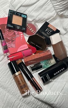 Makeup Sets Aesthetic, Makeup Aesthetic Drugstore Products, Aesthetic Drugstore Makeup, Makeup Collection Aesthetic Black, Freckles Makeup, Pink Makeup Collection Aesthetic, Makeup Products, Makeup Accesories