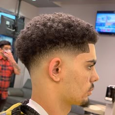 Mid Fade Haircut Women Black, Haircut For Afro Hair Men, Tapered Haircut Black, Afro Haircuts, Taper Fade Afro, Low Fade Curly Hair