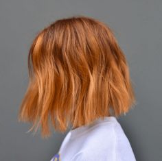 Tendenza colore capelli per l’autunno 🍁 Il balayage foilyage Warm Hair Color, Red Bob, Hair Color Orange, Copper Hair Color, Short Wavy, Brown Blonde Hair, Orange Hair