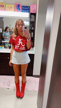 Alabama Gameday Outfit Black Women, Alabama Gameday Outfit For Moms, What To Wear To Alabama Football Game, Alabama A Day Outfits, Red And White Summer Outfit, Alabama Tailgate Outfit, Cute College Football Game Outfit, Game Day College Outfit, University Of Alabama Gameday Outfit