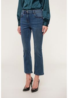 Cumpara Blugi crop evazati. #jeansfemei #blugifemei #hainesic #womenjeans #womenbrandjeans #jeansi #jeansifemei Jean Large, Jean Flare, Kick Flares, Jeans Bootcut, Flared Jeans, Denim Jean, Bell Bottoms, Bootcut Jeans, Flare Jeans