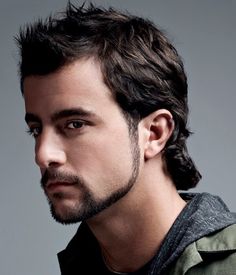 80s Mens Hairstyles, Haircuts Popular, Modern Mullet Haircut, Popular Mens Haircuts, Top Hairstyles For Men, Monochrome Makeup Look, Modern Mullet