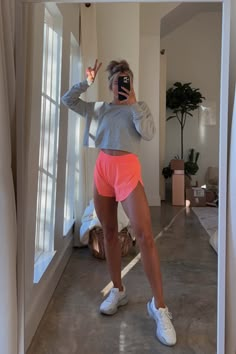 Cute Running Outfit, Spring Workout, Endurance Workout, Cute Workout Outfits, Fits Aesthetic, Cute Gym Outfits, Gym Fits, Workout Fits, Sporty Girls