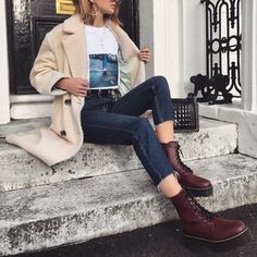 Red Combat Boots Outfit, Burgundy Boots Outfit, How To Style Combat Boots, Red Combat Boots, Chloe Hayward, Combat Boot Outfits, Combat Boot Outfit