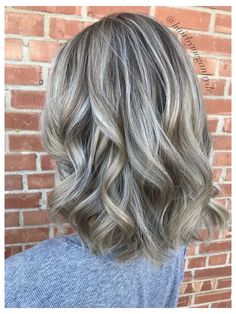 Grey Blonde Balayage Hair, Dimensional Gray Blending, Gray Balayage On Blonde Hair, Blonde Hair Color Ideas Medium Length 2023, Dimensional Grey Blending, Blonde For Greying Hair, Grey Highlights On Blonde Hair, Silver Highlights On Blonde Hair, Blending Grey Hair With Blonde