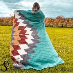 a blanket that has been crocheted with the words 20 free blanket crochet patterns