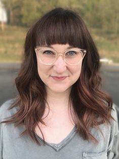 She’s rocking these fringe bangs and this cinnamon ombré. I love her overall style. And this color is making her blue eyes pop!! Gorgeous! #arieledenshairstylist #balayage #redhair #redombre Blue Eyes Pop, Overall Style, Red Ombre, Blue Eyes