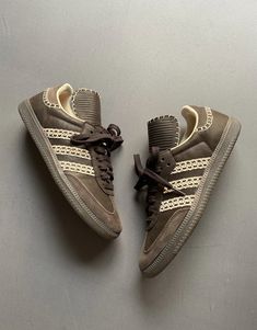 Adidas Outfit Shoes, Funky Shoes, Shoe Inspiration, Mode Inspo, Pretty Shoes, Dream Shoes