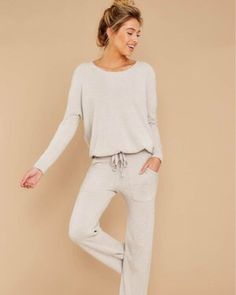 Cute Loungewear Outfits, Outfit Pieces, Lounge Outfits, Womens Loungewear Sets, Black Leggings Outfit, Loungewear Outfits, Comfy Outfit, Loungewear Sets, Loungewear Set