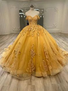 Quince Ideas Beauty And The Beast, Yellow Gold Quinceanera Dresses, Yellow Quincenera Dresses, Yellow Xv Dresses, Quince Yellow Dresses, Yellow Dress Quinceanera, Beauty And The Beast Sweet 16 Dresses, Yellow 15 Dresses, Sweet 16 Dresses Yellow