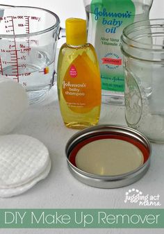 Easy and cheap DIY Makeup Remover Pads via Juddling Act Mama Makeup Vanity Diy, Diy Highlighter Makeup, Diy Makeup Remover Pads, Vanity Diy, Diy Makeup Remover, Budget Makeup, Best Makeup Remover, Diy Makeup Vanity, Diy Budget