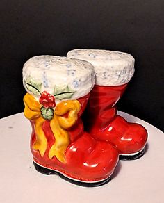 Christopher Radko Santa Claus Red Boots w/ Yellow Bows Salt & Pepper Shakers '03  | eBay Christmas Salt And Pepper Shakers, Love Fest, Christopher Radko, Red Boots, Coca Cola Vintage, Christmas Is Coming, Christmas Joy