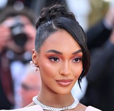 Sleek Red Carpet Hair, Charlotte Tilbury Light Wand, Side Part Bun, Side Part Updo, High Updo, Cannes Festival, High Bun Hairstyles, Side Updo, Avengers Outfits