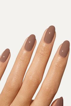 Latte nails Neutral Fall Nails, Latte Nails, Colors Of 2023, Best Fall Nail Colors, Bio Sculpture Gel Nails, Shellac Nails Fall, Neutral Nail Color, Plum Nails, Emerald Nails