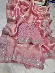 On pure tissue with heavy blouse Heavy Blouse, Bridal Anklet, Tissue Saree, Party Mode, Cute Muslim Couples, Party Kleidung, Designer Party Wear Dresses, Embroidery Saree, Anarkali Dress