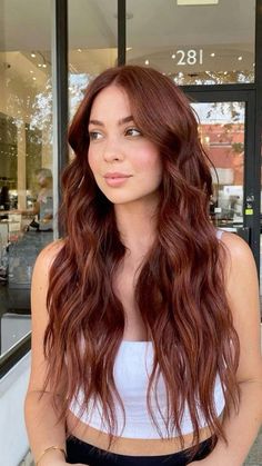 Fashion Bax Dark Red Hair Copper, Dark Hair To Copper, Trending Hair Colour 2023, Red Hair Trends 2023, Ginger Dark Hair, Dark Auburn Copper Hair, Autumn Hair 2023, Fall Hair Colors For Brown Eyes, Dark Brown To Copper Hair