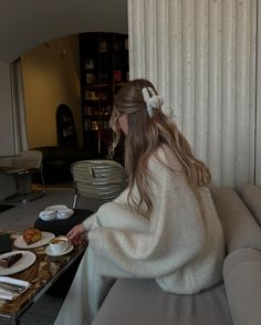 Half Up Half Down Hair, Knee Socks, Cozy Fashion, Cozy Fall, Trendy Hairstyles, Classy Outfits, Autumn Winter Fashion, Cute Hairstyles, Pretty Outfits