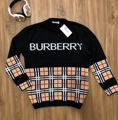 Men Louis Vuitton Outfit, Sweater Outfits For Men, Fall Sweater Outfits, Burberry Sweatshirt, Fendi Versace, Mens Smart Casual Outfits, Burberry Sweater, Sweater Outfits Fall, Mens Fashion Sweaters