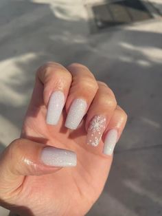 White Sparkly Nails, Formal Nails, Classy Acrylic Nails, Snowflake Nails