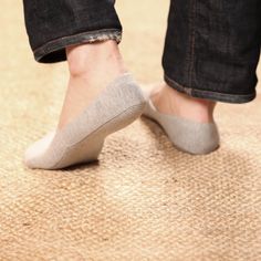 Disse superbehagelige sokkene er perfekte for de dagene du vil gå "sokkløs" i loafers eller joggesko!
Anti Slip No Show Socks er blemmeblokkerende, svettestoppende, no-show sokker med en perfekt ergonomisk passform og grepsdekning som gir deg anti-skli sikkerhet, selv når den bæres uten sko.

Egenskaper

Materiale: Bomull
En størrelse passer de fleste
Størrelse: US 8,5-10,5, EU 39-43
5 par i 1 pakke
Følg trenden med no-show sokker
Behagelig å ha på seg da den slutter å svette


Blokkblemmer, anti-skli sokker, kan brukes uten sko Comfortable No-show Socks, Gray Non-slip No-show Socks, Casual No-show Socks With Arch Support, Gray Comfortable No-show Socks, Gray No-show Comfortable Socks, Comfortable Gray No-show Socks, Winter Activewear, Lapel Pins Mens, Comfy Socks