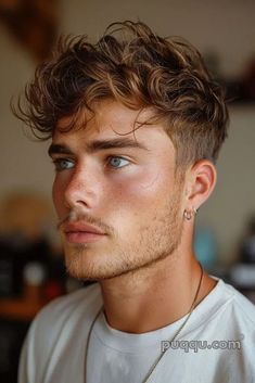 Short Sides Long Top, Teen Haircuts, Top Haircuts For Men, Stylish Mens Haircuts, Boy Haircuts Long, Textured Curly Hair, Wavy Hair Men