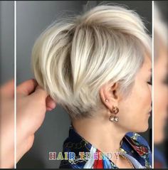 Pixie Haircut For Thick Hair, Short Choppy Hair, Trendy Short Hair, Cute Hairstyles For Short Hair, Haircut For Thick Hair, Short Blonde