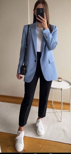 Women Office Outfits, Hiking Outfits, Casual Work Outfits Women, Lawyer Fashion, Lawyer Outfit, Chique Outfits, Business Outfits Women, Corporate Outfits