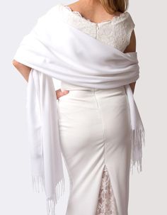 a beautiful white wedding pashmina White Pashmina, White Room, Guest Outfit, Wedding Guest Outfit