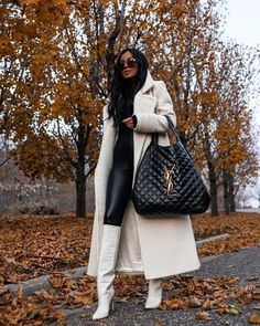 Maria Vizuete, Mia Mia Mine, Elegantes Outfit Damen, Mia Mia, Fall Outfits For Work, White Coat, Fall Fashion Outfits, Komplette Outfits, Outfits Casual