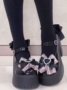 ❤︎ Dark Suite Back Jewel Ribbon Platform Shoes❤︎ Jirai Kei Shoes, Goth Shoes, Jirai Kei, Cute Shoes Heels, Black Platform Shoes, Kawaii Shoes, Kawaii Fashion Outfits, Platform Block Heels, Bow Shoes