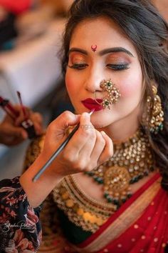 Bridal Photoshoot Poses, Beauty Parlour Makeup, Kitchen Countertop Cabinet, Wallpaper For Home Wall, Bridal Shots, Sticker Wallpaper