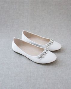 Inspired by a contemporary and refined designed ballet flat. This smooth satin round toe flat adorned with a sparkly floral embellishment brings a comfortable simplicity to your wedding, bridal party, or everyday fancy wear. The light blue color can easily be your something blue. Perfect mix of traditional elegance with a touch of dazzle.  DETAILS: COLORS AVAILABLE: White, Ivory, Light Blue, Black, Burgundy, Navy, Hunter Green, Champagne, Dusty Pink UPPER: Synthetic upper and lining MATERIALS: M Flat Blue Shoes, Dusty Blue Shoes Wedding, Blue Wedding Shoes Flats, Light Blue Flats, Light Blue Wedding Shoes, Classic Wedding Shoes, Blue Flat Shoes, Quinceanera Shoes, Blue Ballet Flats