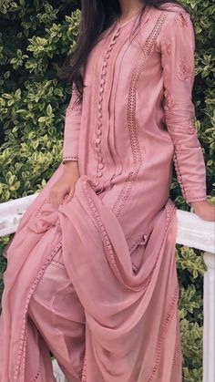 Shalwar Kameez Pakistani Girls Design, Lace Dress Designs Pakistani, Pakistani Girls Dresses, Dress Stitching Ideas, Woman Sewing, Morning Skincare Routine, My Daily Routine, Stitching Ideas, Lace Dress Design