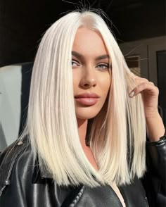 Hair Color 2024, Long Bob Blonde, Honey Face Cleanser, Balayage Ideas, Tan Skin Blonde Hair, Healthy Face, Denim Bag Diy, White Blonde Hair