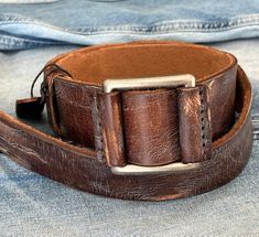 "Lifetime belt suitable for women and men Full of style and adds to any outfit Available in all sizes and colors  Genuine vintage Leather belt 43mm handmade classic for jeans Material: 100% Leather Color: Brown 100% real picture ! - Small - 28\" - 32\" (71 - 81cm) - Medium - 32\" - 36\" (81 - 91cm) - Large - 36\" - 40\" (91 - 102cm) - XL - 40\" - 44\" (102 - 112cm) - XXL - 44\" - 48\" (112 - 122cm)" Vintage Leather Belts, Leather Belts Men, Vintage Belt, Vintage Belts, Jeans Material, Suspender Belt, Leather Belts, Mens Belts, Vintage Leather