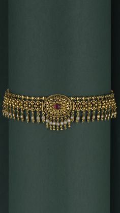 The ornate gold choker fringed with pearl drops Pearl Antique Jewelry, Indian Gold Choker Necklace Design, Antique Gold Jewelry Indian Choker, Pearl And Gold Choker, Gold Choker Jewelry, Antique Choker Designs Gold, Simple Gold Choker Designs, Mini Choker Gold Indian, Antique Choker Designs