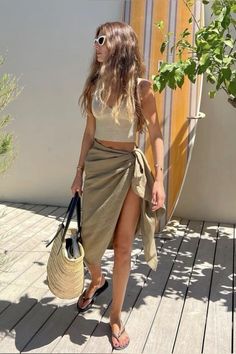 #женщины #лето2024 #мода #красота #эстетика Cruise Wardrobe, Wife Style, Summer Holiday Outfits, Summer Vacation Outfits, Summer Beach Outfit, Cruise Outfits, Style Inspiration Summer, Street Style Summer, Cute Comfy Outfits