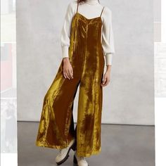 New With Tags Andromeda Jumpsuit Golden Yellow Velvet Size 6 Gold Jumpsuit, Velvet Jumpsuit, Glamorous Style, Hollywood Fashion, Fashion Deals, Glamour Fashion, 50 Fashion, Boho Outfits, Jumpsuits For Women