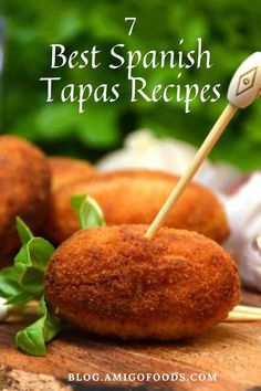 Spanish Croquettes Tapas, Spanish Potatoes Recipe, Potatoe Croquettes Recipe, Croquettes Spanish, Spanish Croquettes Recipe, Spanish Croquettes, Potato Croquettes Recipe, Spanish Drinks, Vegetarian Tapas