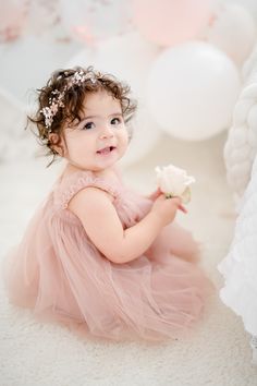 Baby Girl Birthday Photoshooting, 1year Baby Girl Photoshooting Ideas, Baby Girl One Year Photoshooting Ideas, Baby Girl Photoshooting Ideas 1 Year, 1st Birthday Picture Ideas, 1 Year Photos, Toddler Photoshoot