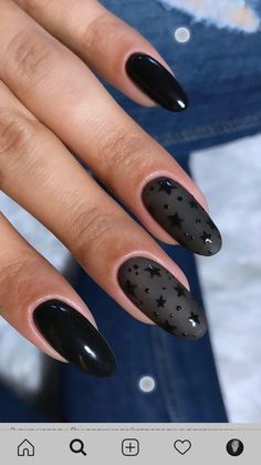 Pretty Almond Nails Classy Black, Witch Nails Short Almond, Gothic Biab Nails, Short Acrylic Nails Almond Black, Black Acrylic Nails Ideas Almond, Birthday Nails Inspo Black, Boho Black Nails, Black February Nails, Goth Almond Nails Short