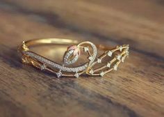 Diamond Bracelet Design, Jewelry Bracelets Gold, Gold Rings Fashion, Gold Rings Jewelry, Gold Ring Designs, Bangles Jewelry Designs, Bracelets Gold Diamond, Gold Bangles Design