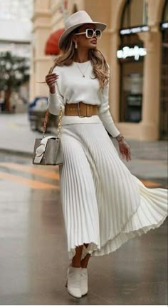 Look Kylie Jenner, Rok Outfit, Elegant Outfit Classy, Chique Outfits, Rock Outfit, Modest Fashion Outfits