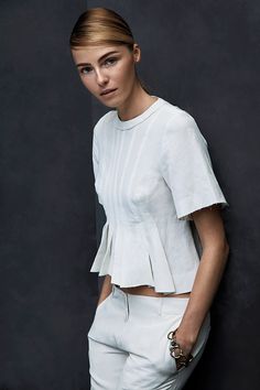 Valentina in Ivory – Gracing the January issue of Harper’s Bazaar Latin America, Russian model Valentina Zelyaeva embraces an all white ward... Nice T Shirts, Polish Dress, Valentina Zelyaeva, White Blouses, Moda Chic, Lovely Clothes, Harper's Bazaar, Harpers Bazaar, Shirts For Women