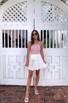 White Mini Skirt Outfit, White Skirt Outfit Summer, Flowy Skirt Outfit, Mini Skirts Outfits Summer, White Skirt Outfits, Skirt Outfit Summer, Summer Outfits For Teens, Cute Skirt Outfits, Rock Outfit