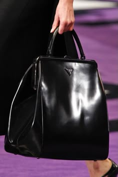 Prada Fall 2012 Ready-to-Wear Collection | Vogue How To Have Style, Bag Obsession, Perfect Handbag, Best Handbags, Handbag Heaven, Prada Handbags, Laptop Case, Black Tote Bag