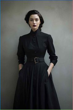 Womens Formal Jacket Over Dress, Woman Casual Dress, Sophisticated Witch Fashion, Minimal Woman Outfit, Modern Regal Fashion, Classic Dresses For Women Vintage, Elegant Modern Style, Wearing Only Black, Vintage Dress Elegant